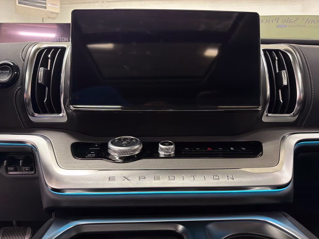 2027 STAR WHITE TRI-COAT Ford Expedition Platinum 4X4 SUV
