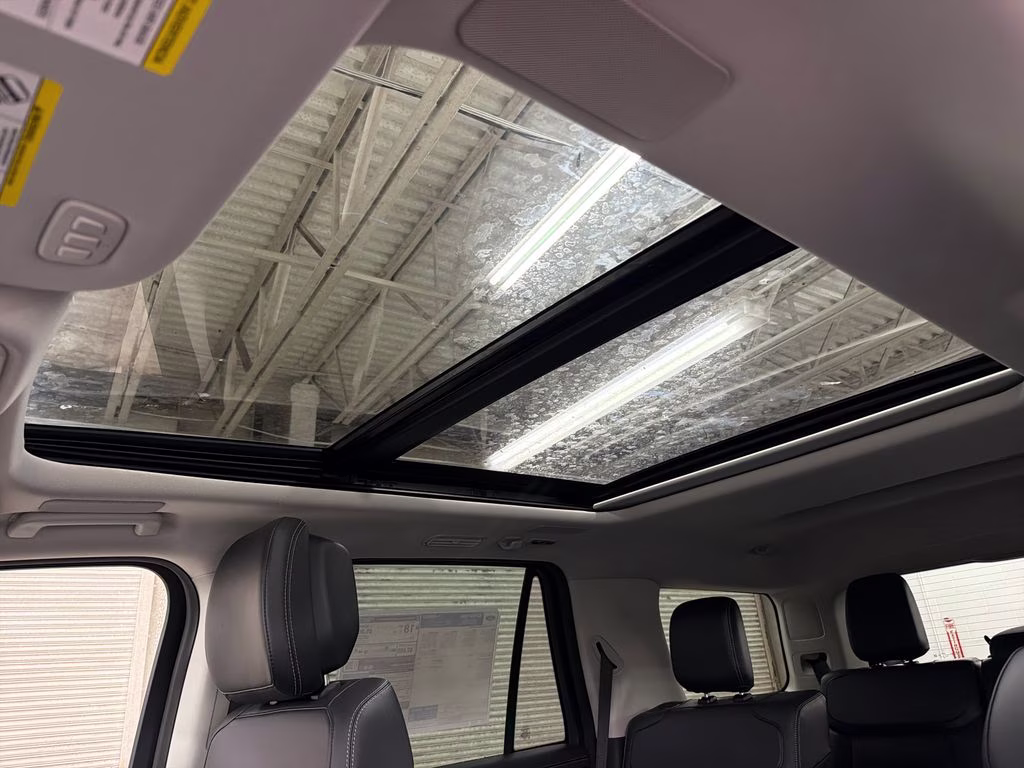 2027 STAR WHITE TRI-COAT Ford Expedition Platinum 4X4 SUV