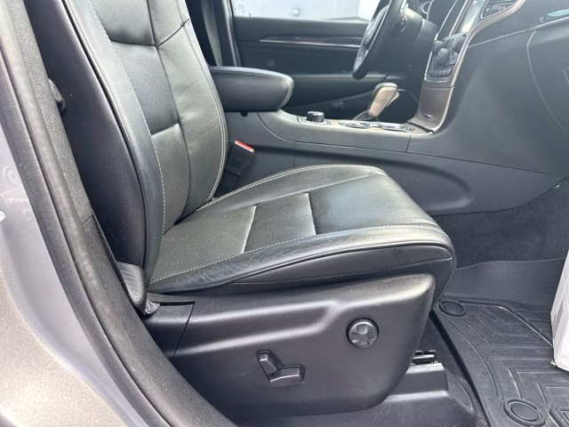 2016 Billet Silver Metallic Clearcoat Jeep Grand Cherokee Overland 4X4 SUV