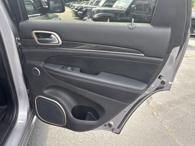 2016 Billet Silver Metallic Clearcoat Jeep Grand Cherokee Overland 4X4 SUV
