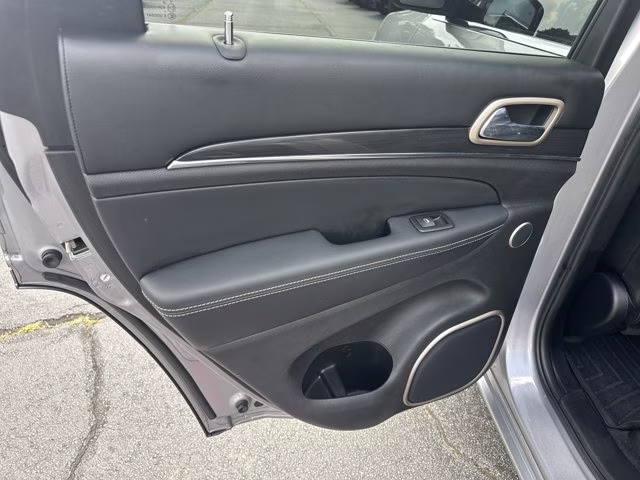 2016 Billet Silver Metallic Clearcoat Jeep Grand Cherokee Overland 4X4 SUV