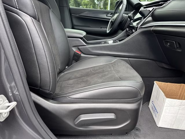 2024 Baltic Gray Metallic Clearcoat Jeep Grand Cherokee Altitude X 4X4 SUV