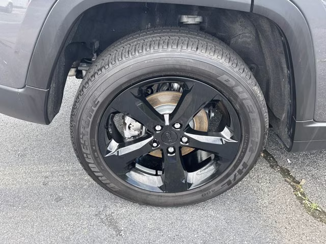 2024 Baltic Gray Metallic Clearcoat Jeep Grand Cherokee Altitude X 4X4 SUV