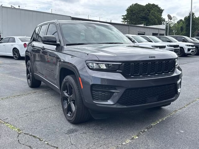 2024 Baltic Gray Metallic Clearcoat Jeep Grand Cherokee Altitude X 4X4 SUV