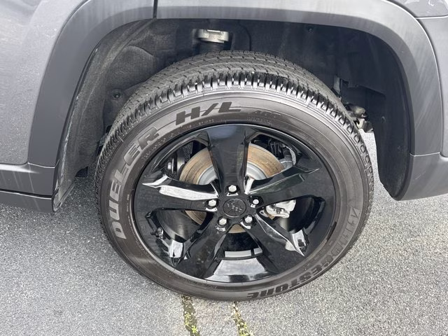 2024 Baltic Gray Metallic Clearcoat Jeep Grand Cherokee Altitude X 4X4 SUV
