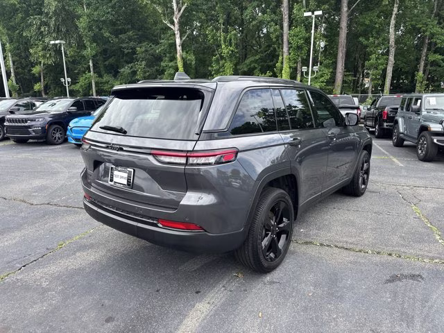 2024 Baltic Gray Metallic Clearcoat Jeep Grand Cherokee Altitude X 4X4 SUV
