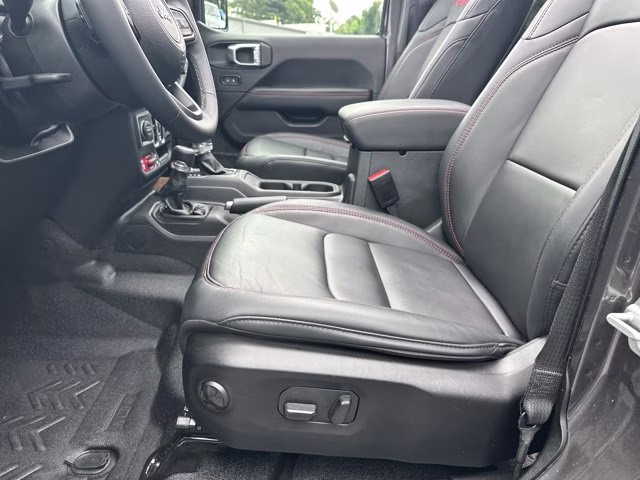 2025 Granite Crystal Metallic Clearcoat Jeep Wrangler Rubicon X 4X4 Convertible