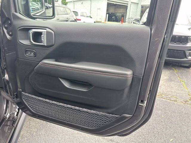 2025 Granite Crystal Metallic Clearcoat Jeep Wrangler Rubicon X 4X4 Convertible