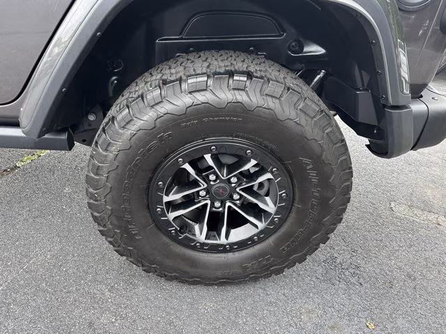 2025 Granite Crystal Metallic Clearcoat Jeep Wrangler Rubicon X 4X4 Convertible