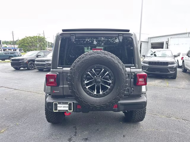 2025 Granite Crystal Metallic Clearcoat Jeep Wrangler Rubicon X 4X4 Convertible