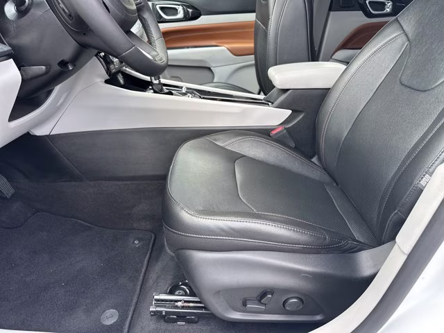 2023 Bright White Clearcoat Jeep Compass Limited 4X4 SUV
