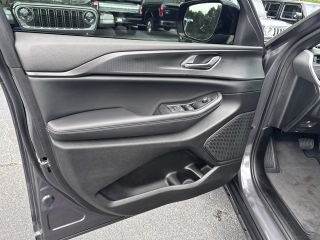 2024 Baltic Gray Metallic Clearcoat Jeep Grand Cherokee Altitude X 4X4 SUV