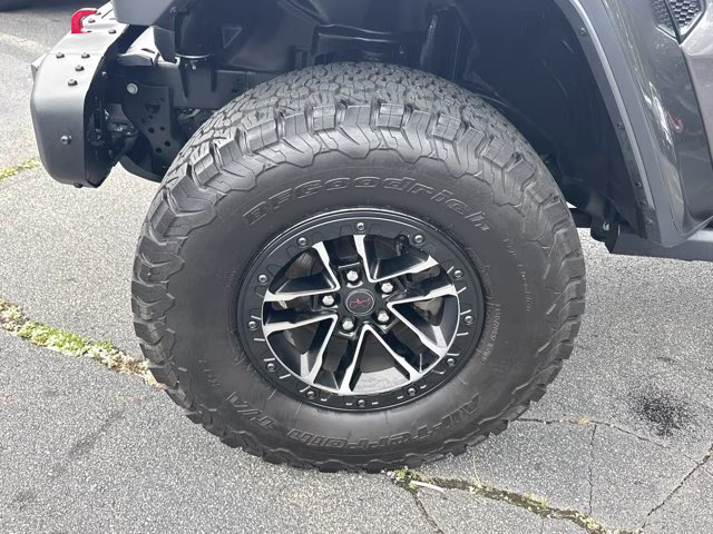 2025 Granite Crystal Metallic Clearcoat Jeep Wrangler Rubicon X 4X4 Convertible