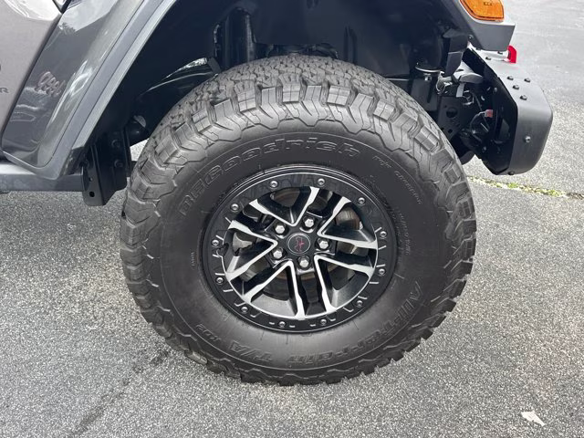 2025 Granite Crystal Metallic Clearcoat Jeep Wrangler Rubicon X 4X4 Convertible