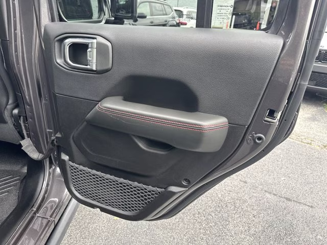 2025 Granite Crystal Metallic Clearcoat Jeep Wrangler Rubicon X 4X4 Convertible