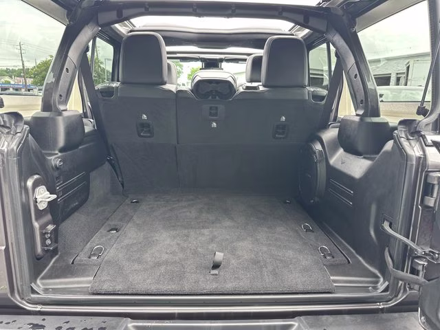 2025 Granite Crystal Metallic Clearcoat Jeep Wrangler Rubicon X 4X4 Convertible