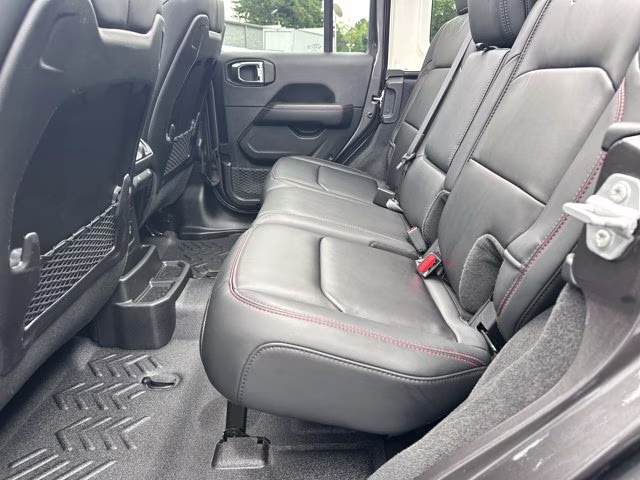 2025 Granite Crystal Metallic Clearcoat Jeep Wrangler Rubicon X 4X4 Convertible