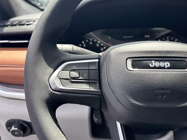 2023 Bright White Clearcoat Jeep Compass Limited 4X4 SUV