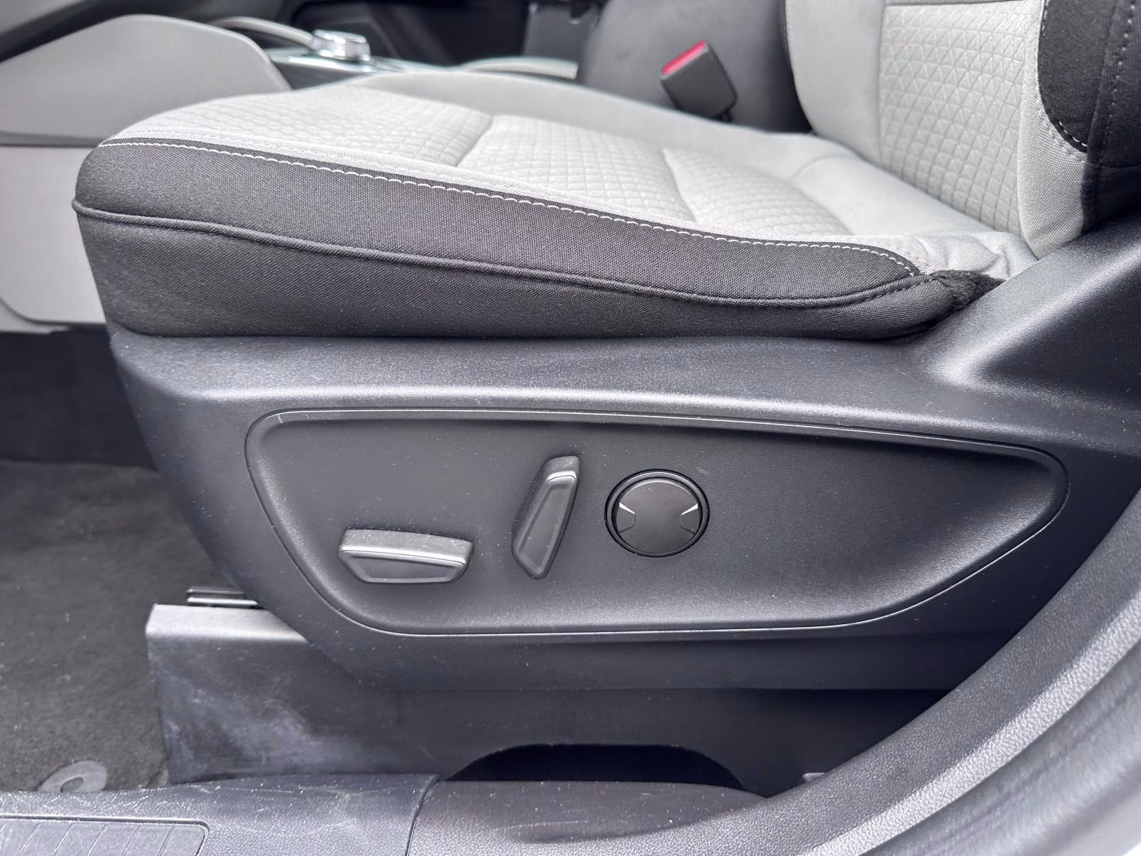 2024 Oxford White Ford Escape Active AWD AWD SUV