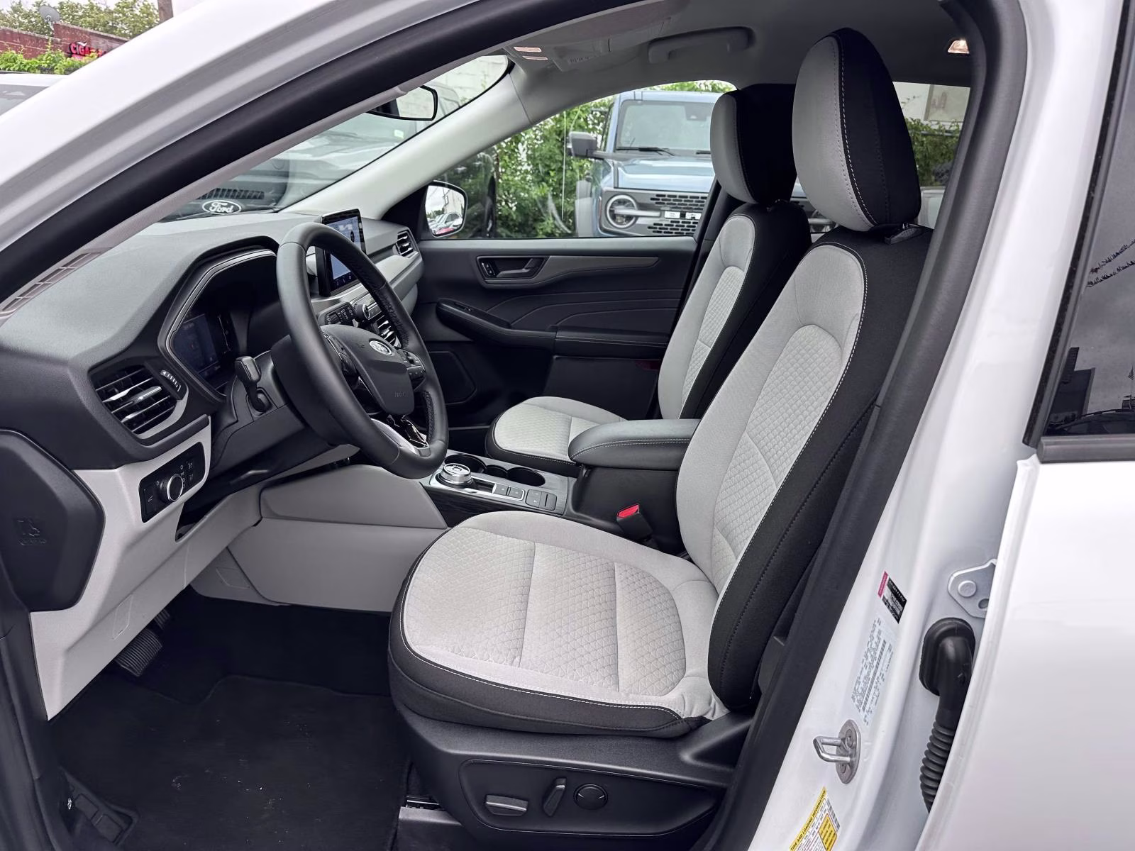 2024 Oxford White Ford Escape Active AWD AWD SUV