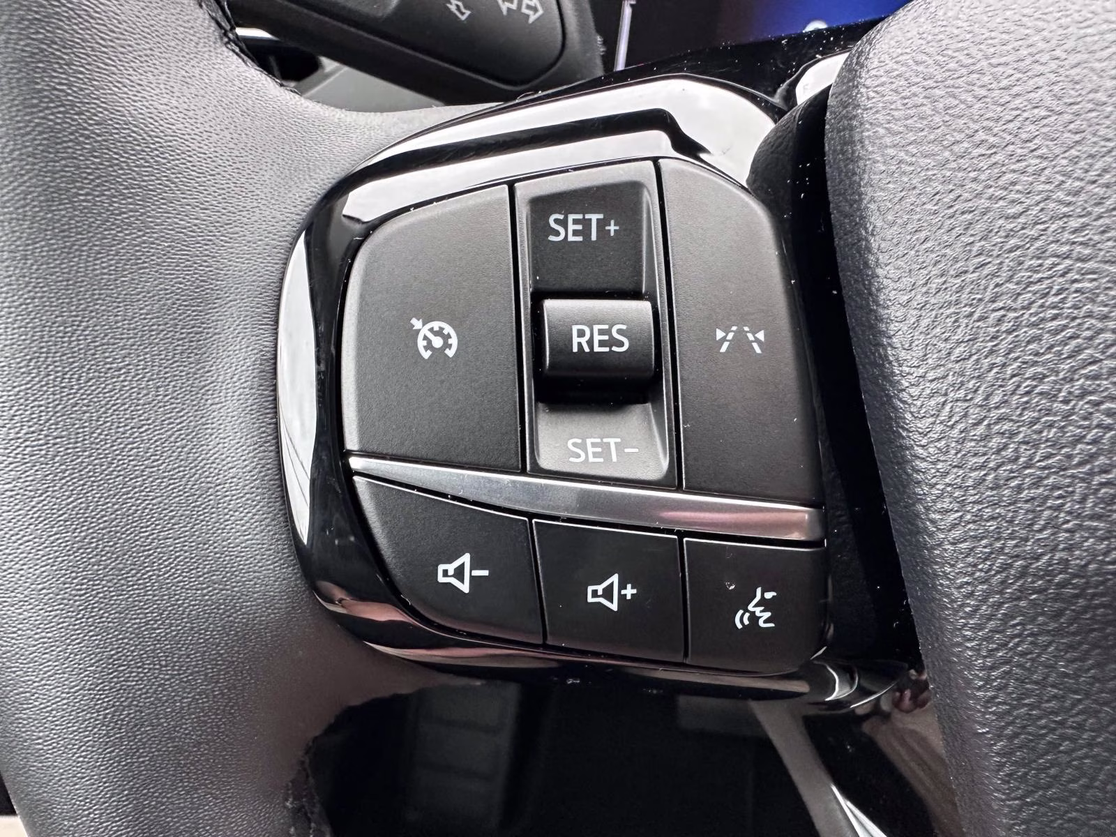 2024 Oxford White Ford Escape Active AWD AWD SUV