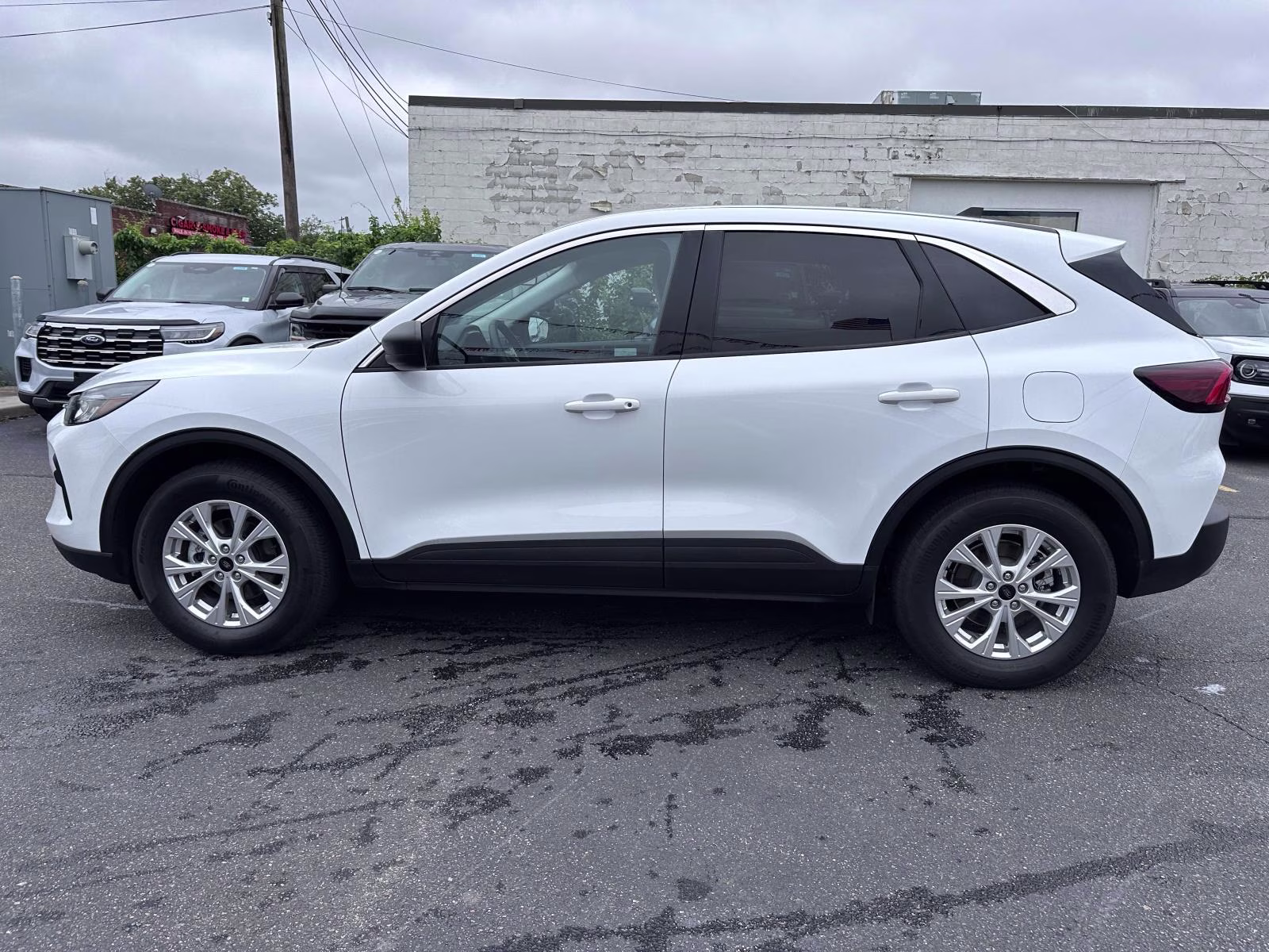 2024 Oxford White Ford Escape Active AWD AWD SUV