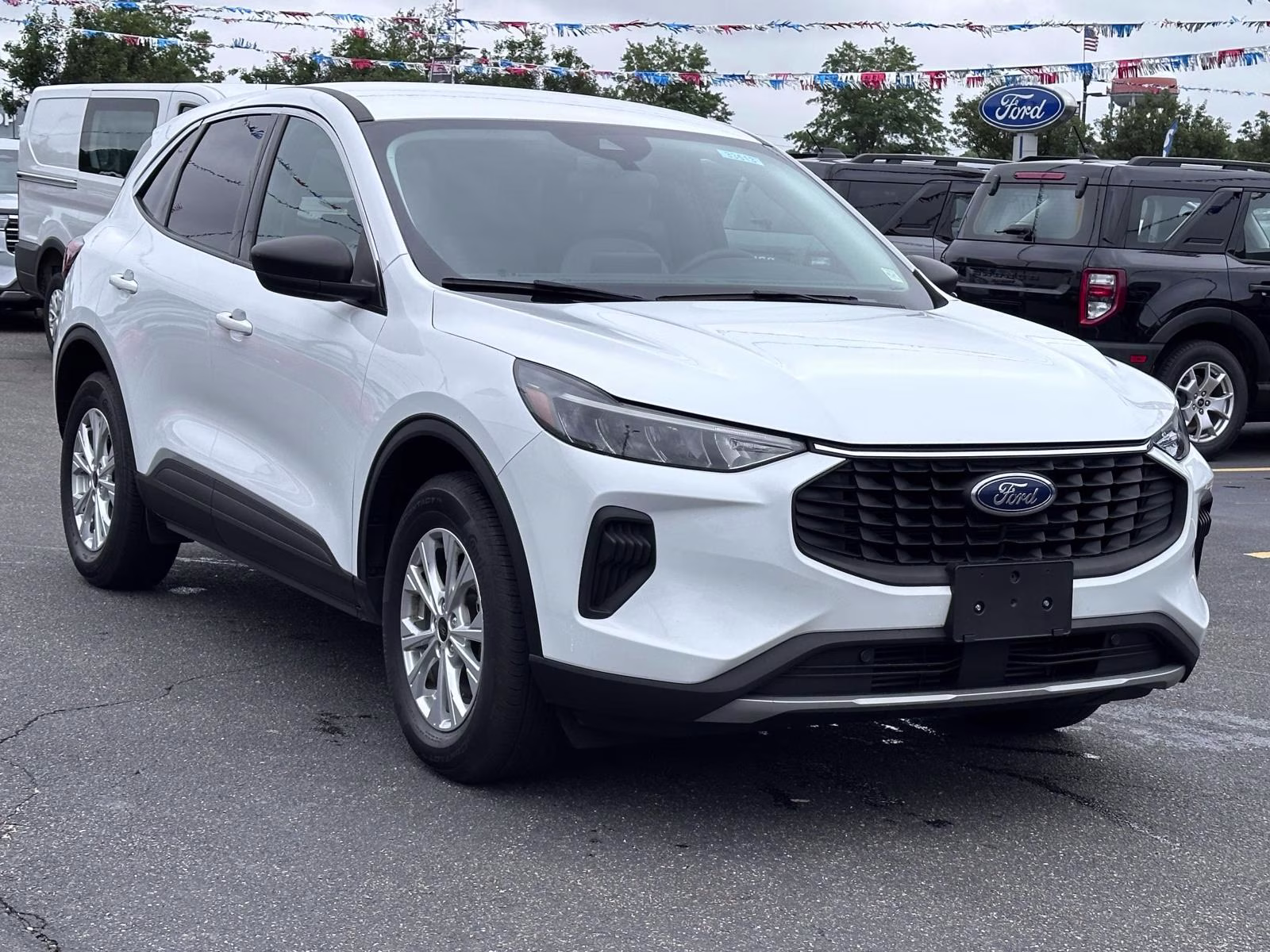 2024 Oxford White Ford Escape Active AWD AWD SUV