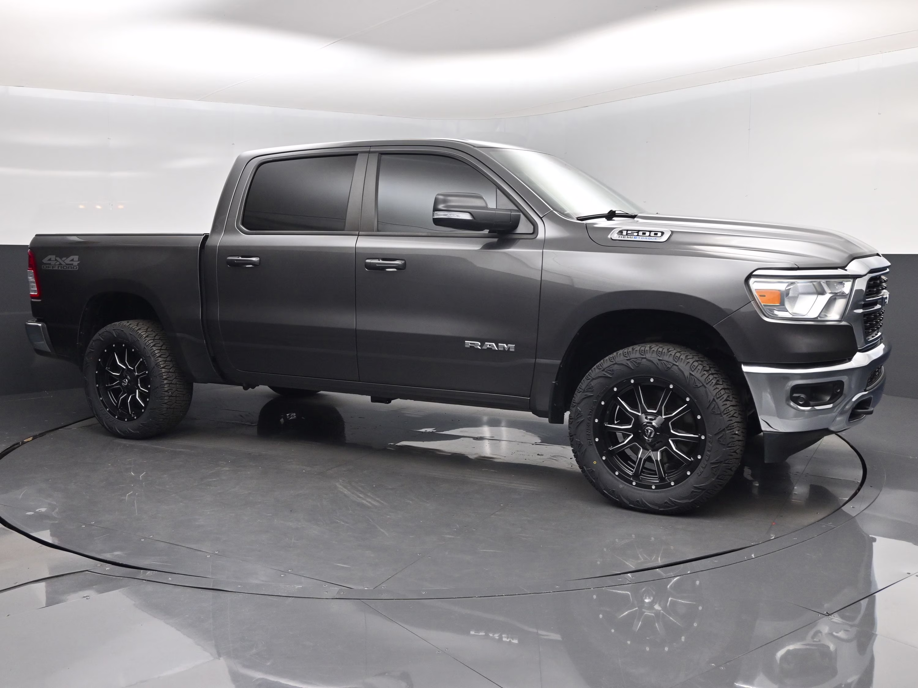 2022 Granite Crystal Metallic Clearcoat Ram 1500 Big Horn/Lone Star 4X4 Truck