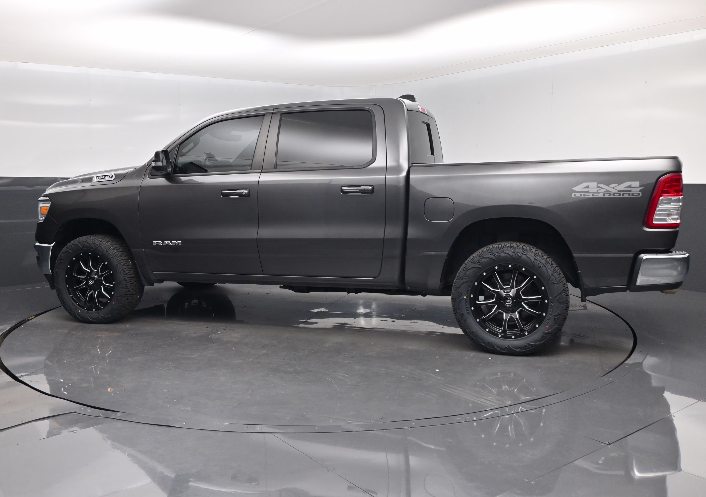 2022 Granite Crystal Metallic Clearcoat Ram 1500 Big Horn/Lone Star 4X4 Truck