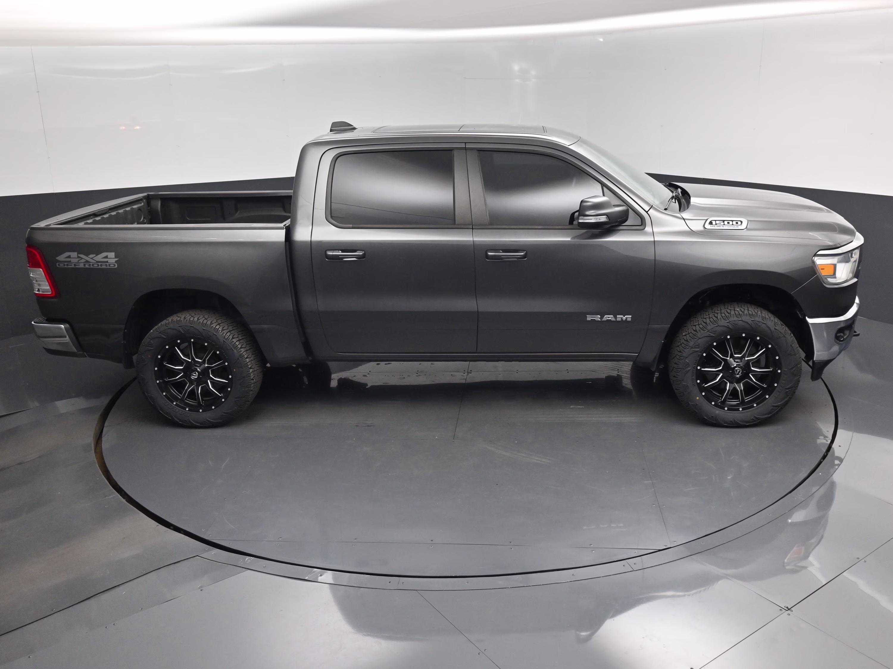 2022 Granite Crystal Metallic Clearcoat Ram 1500 Big Horn/Lone Star 4X4 Truck