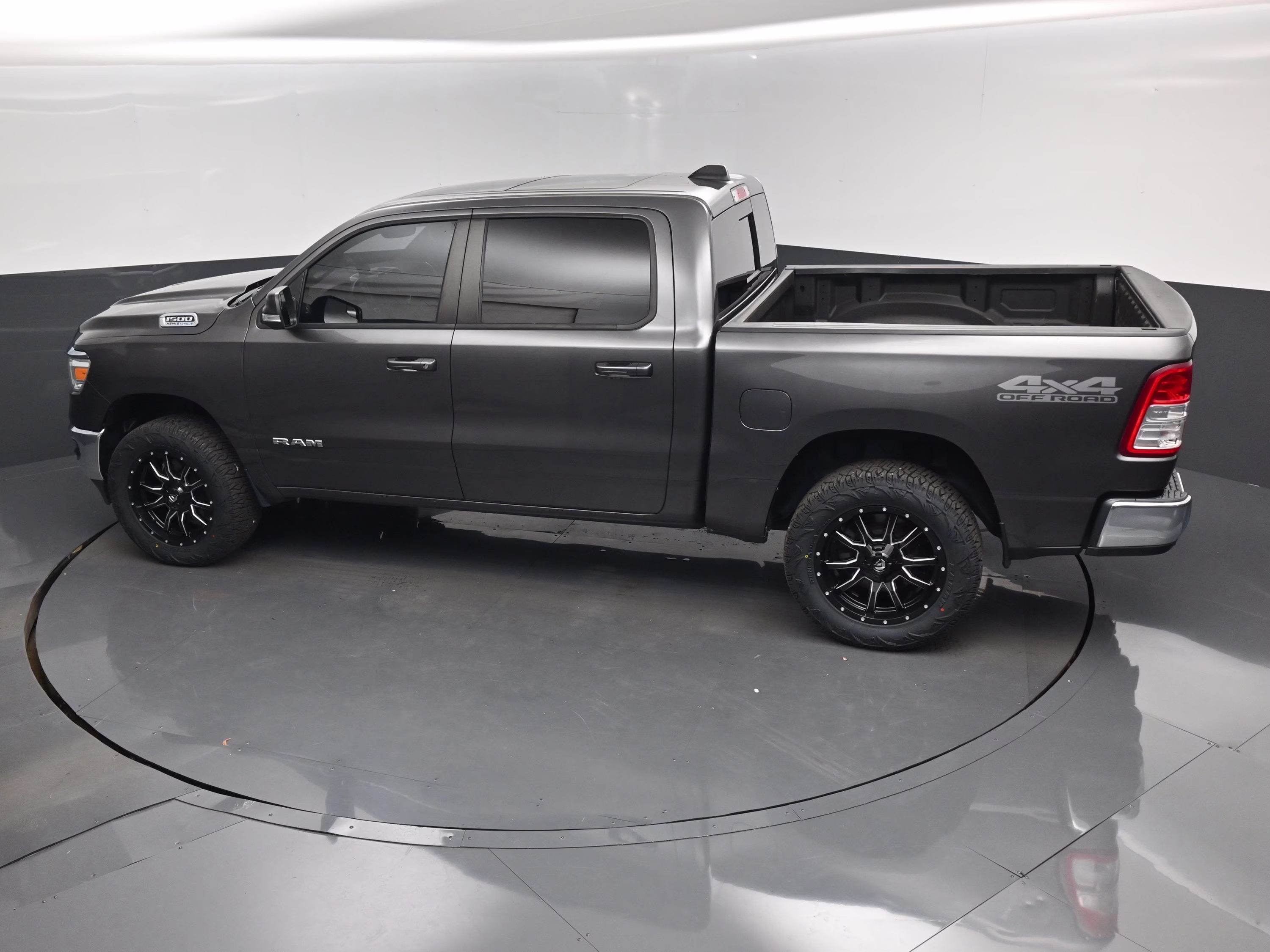2022 Granite Crystal Metallic Clearcoat Ram 1500 Big Horn/Lone Star 4X4 Truck