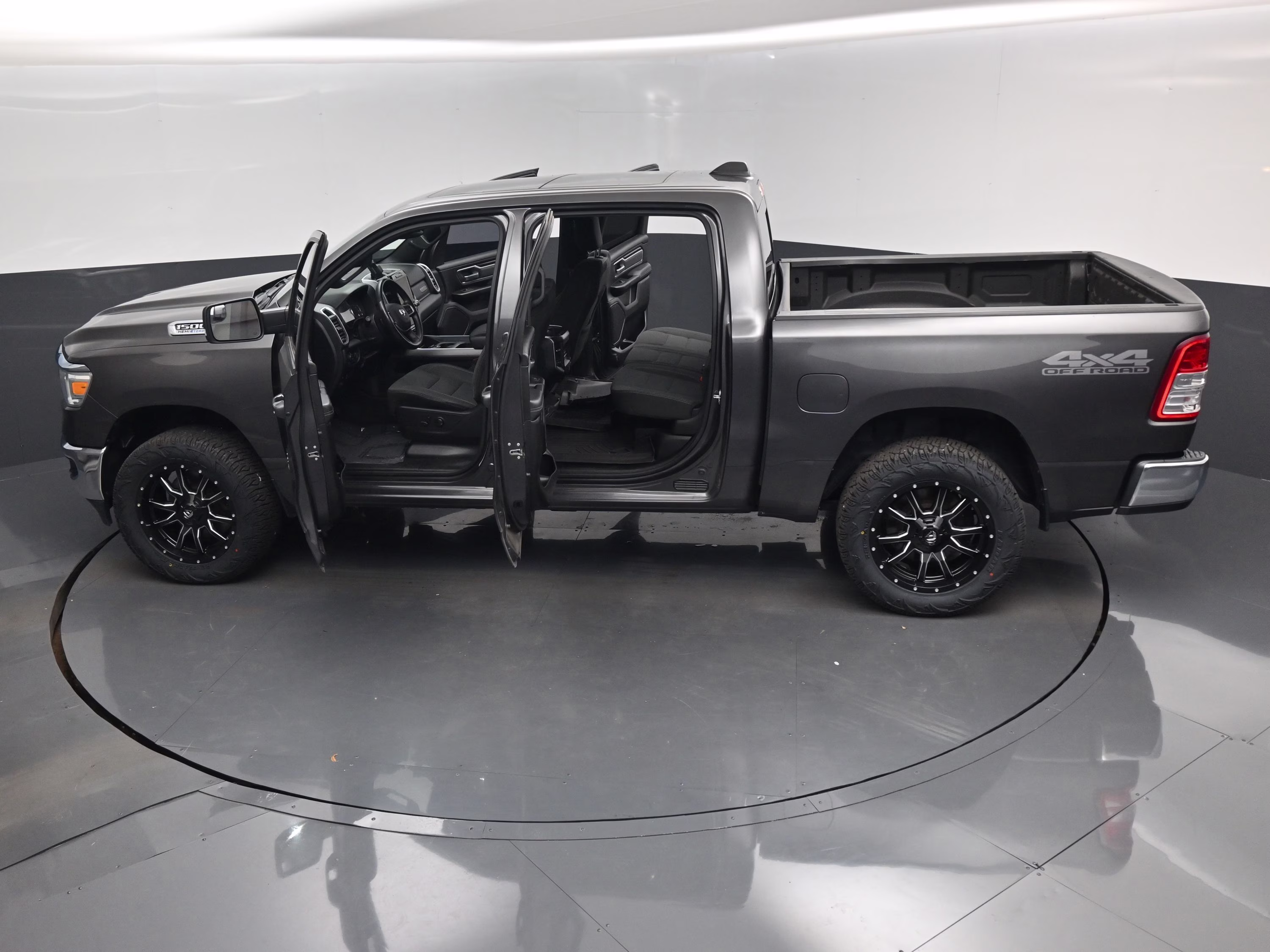 2022 Granite Crystal Metallic Clearcoat Ram 1500 Big Horn/Lone Star 4X4 Truck