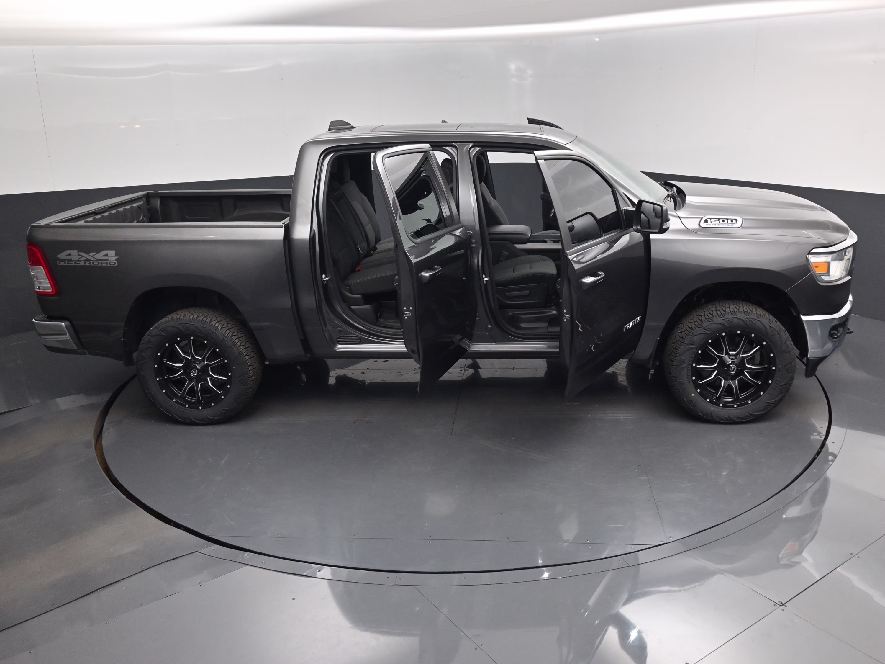 2022 Granite Crystal Metallic Clearcoat Ram 1500 Big Horn/Lone Star 4X4 Truck