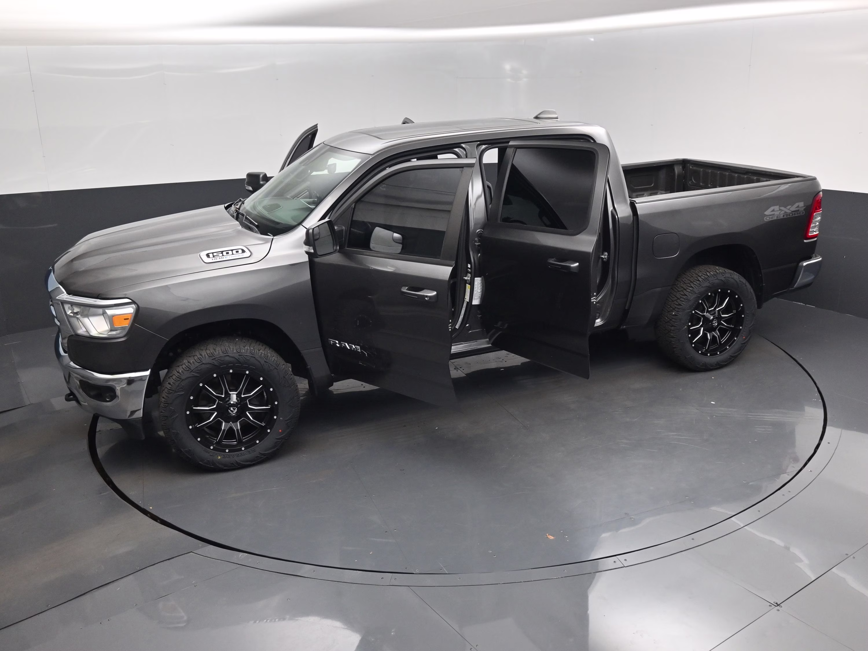 2022 Granite Crystal Metallic Clearcoat Ram 1500 Big Horn/Lone Star 4X4 Truck