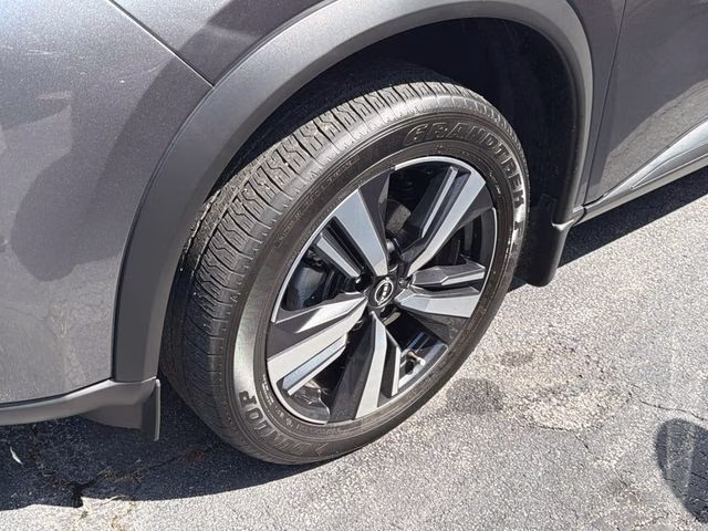 2024 Gun Metallic Nissan Rogue SL AWD SUV