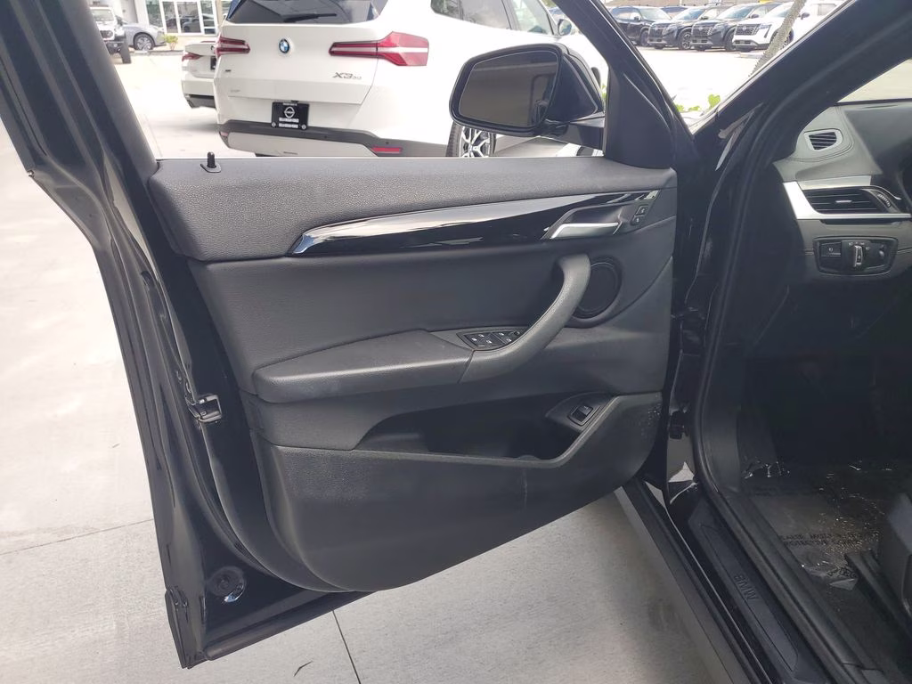 2020 Jet Black BMW X2 sDrive28i FWD SUV