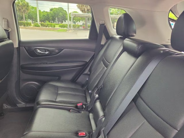 2019 Brilliant Silver Metallic Nissan Rogue SL FWD SUV