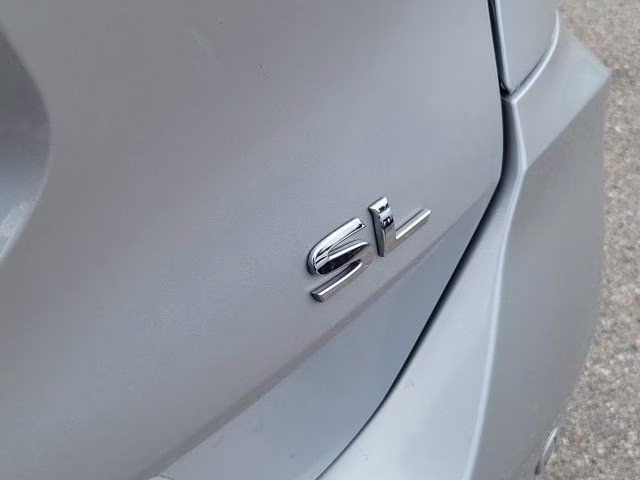 2019 Brilliant Silver Metallic Nissan Rogue SL FWD SUV