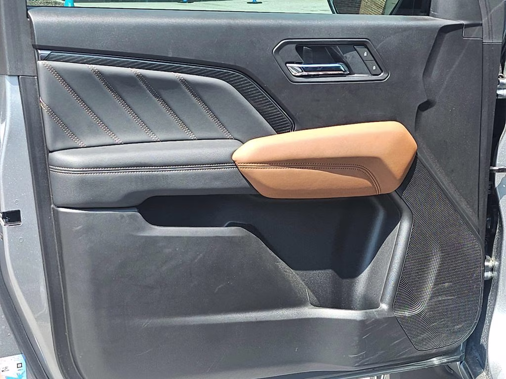 2025 Sterling Metallic GMC Canyon AT4 4X4 Truck