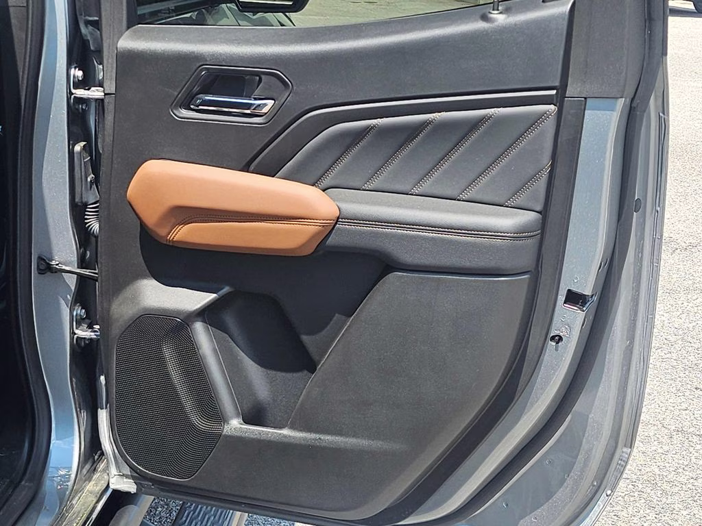 2025 Sterling Metallic GMC Canyon AT4 4X4 Truck