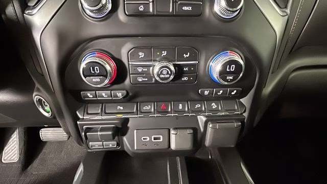 2023 Summit White GMC Sierra 3500HD SLT 4X4 Truck
