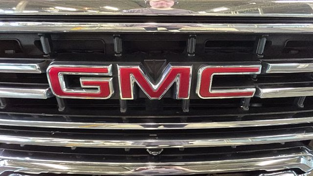 2023 Summit White GMC Sierra 3500HD SLT 4X4 Truck