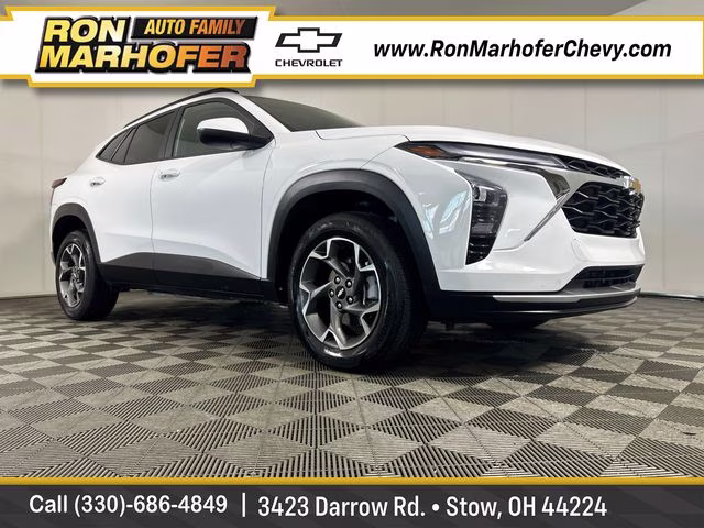 2025 Summit White Chevrolet Trax LT FWD SUV