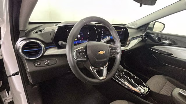 2025 Summit White Chevrolet Trax LT FWD SUV