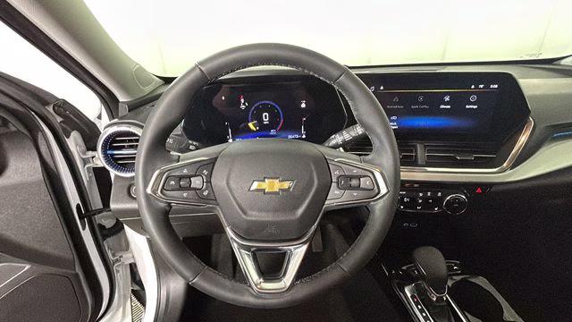 2025 Summit White Chevrolet Trax LT FWD SUV