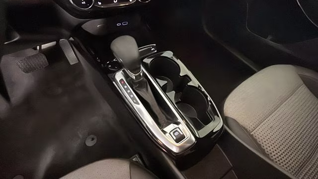 2025 Summit White Chevrolet Trax LT FWD SUV