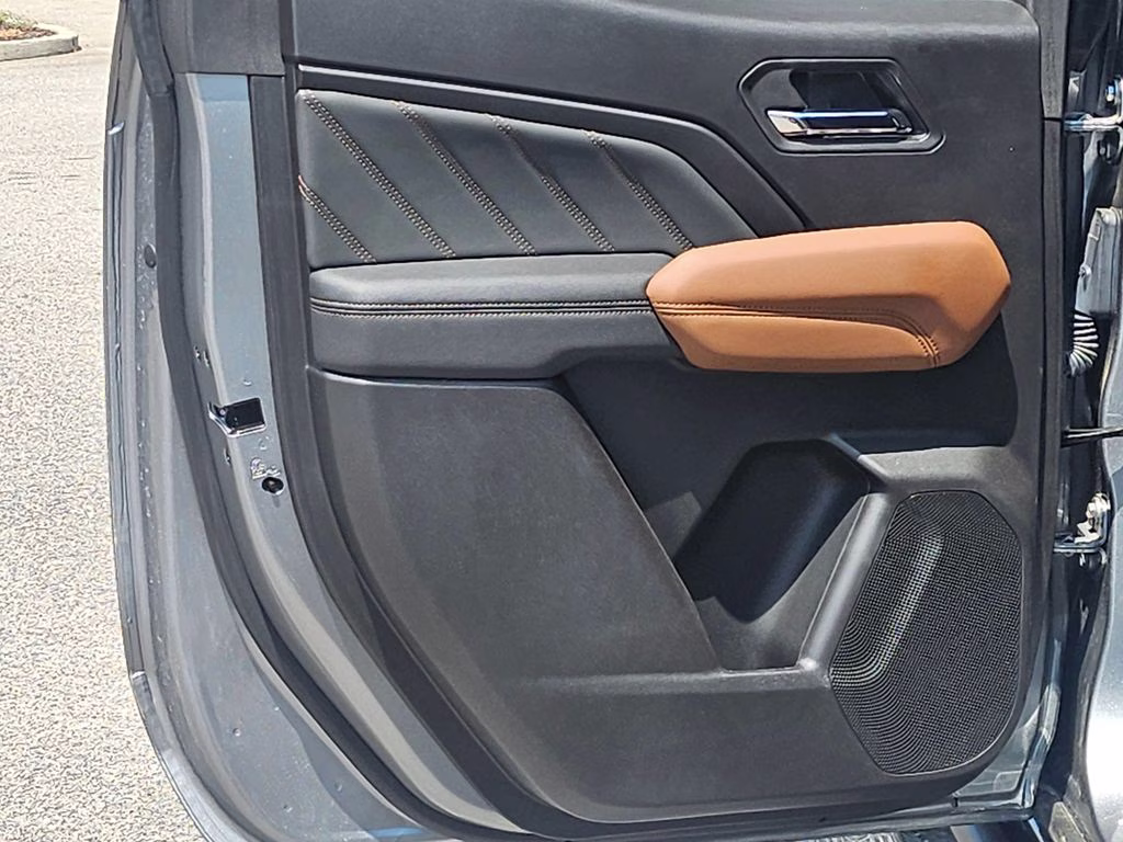 2025 Sterling Metallic GMC Canyon AT4 4X4 Truck