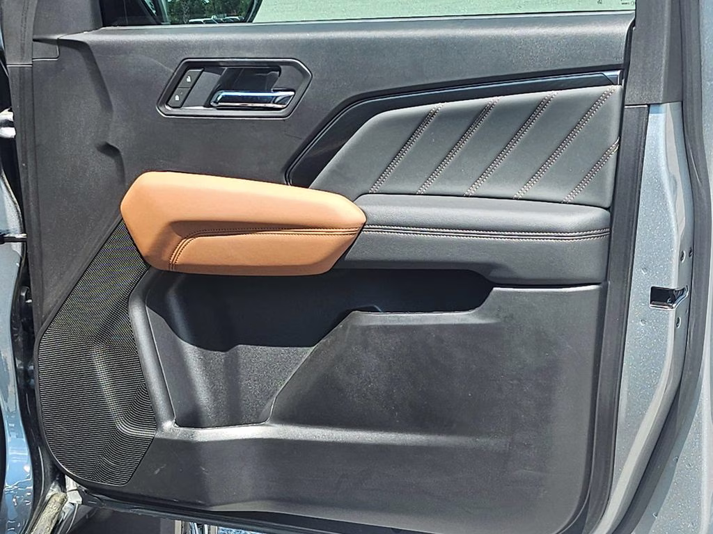 2025 Sterling Metallic GMC Canyon AT4 4X4 Truck