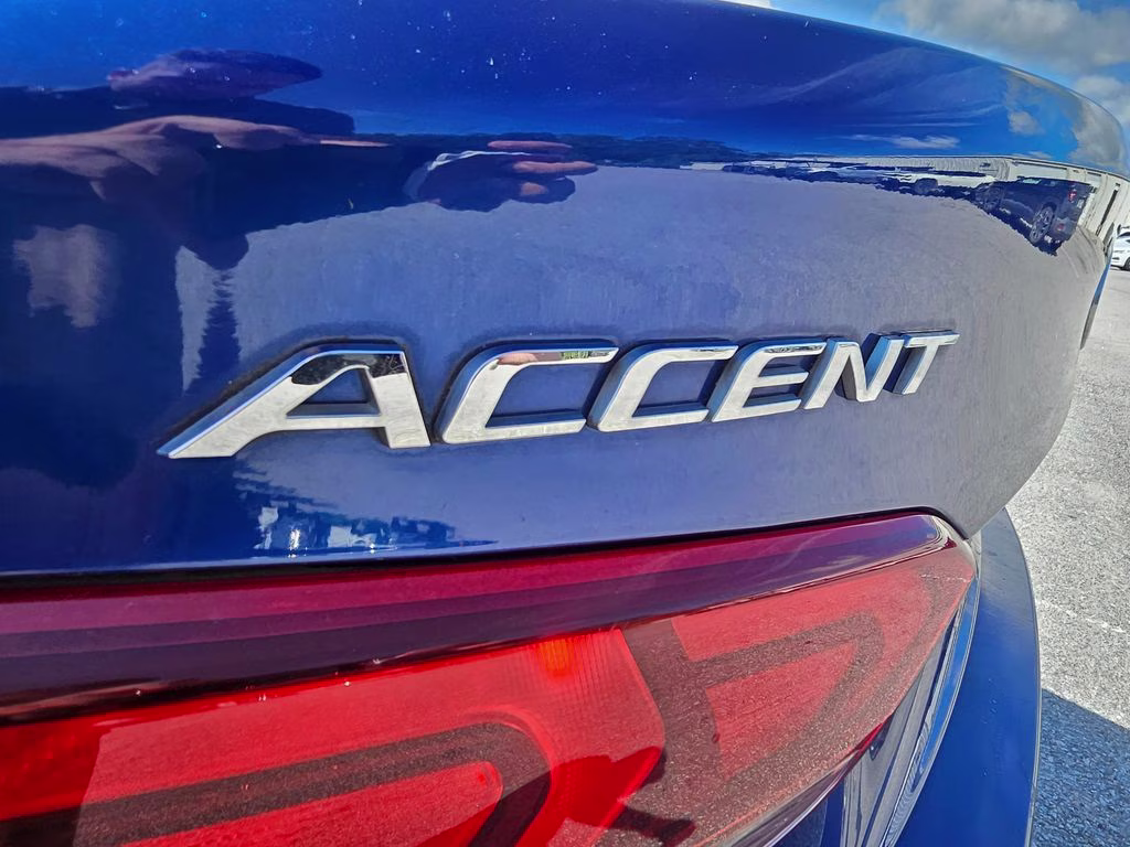 2019 Admiral Blue Pearl Hyundai Accent SE FWD Sedan