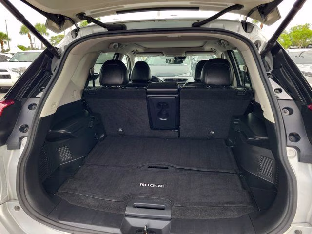 2019 Brilliant Silver Metallic Nissan Rogue SL FWD SUV